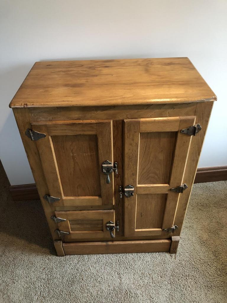 Auction Ohio Antique Ice Chest