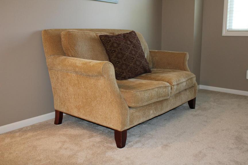 Auction Ohio Gold Loveseat