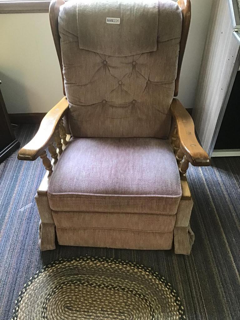 Auction Ohio LaZBoy Rocker/Recliner