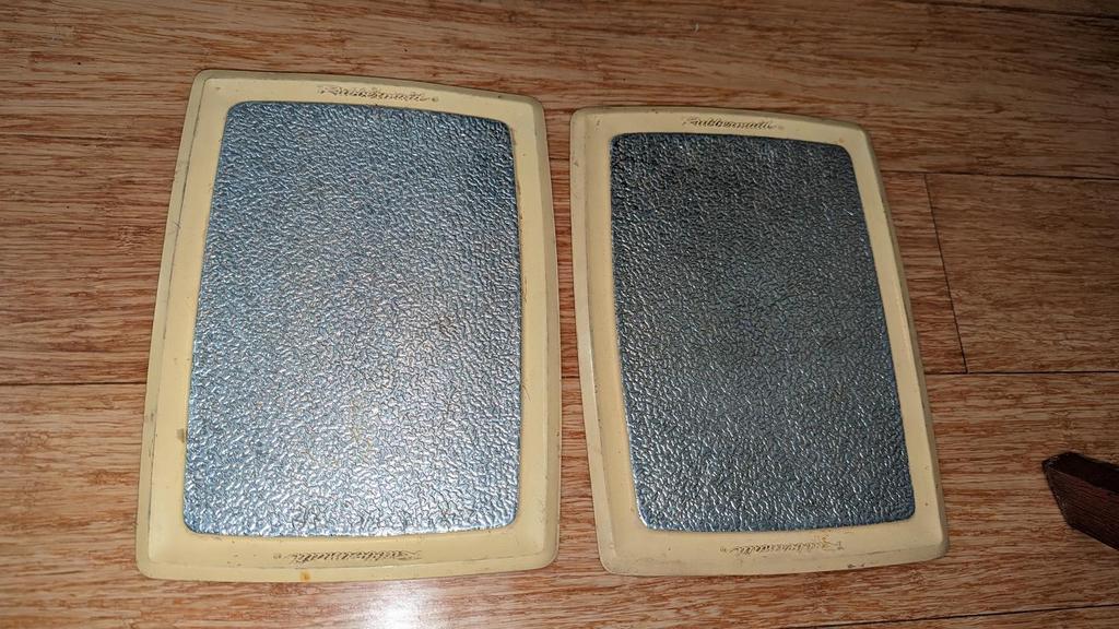 Auction Ohio Rubbermaid stove mats