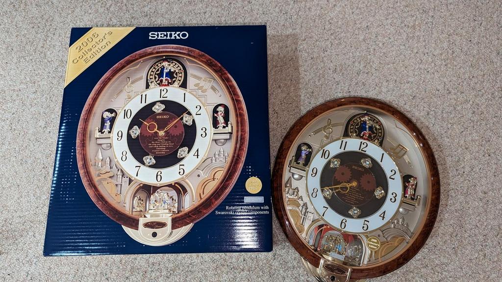 Auction Ohio Seiko Swarovski wall clock