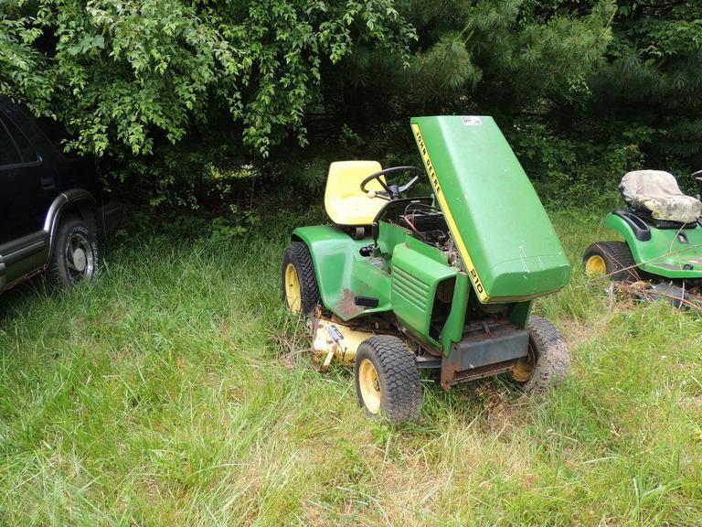 Auction Ohio John Deer 210 lawn tractor