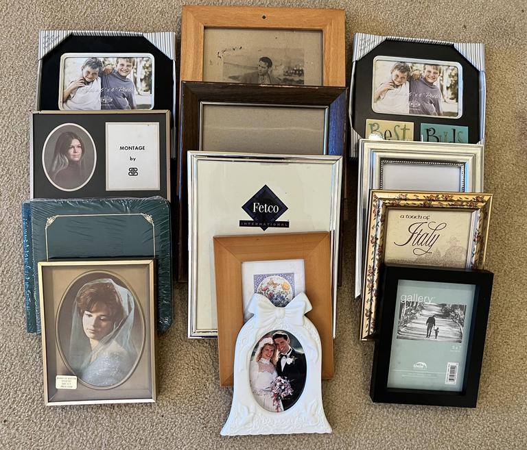 Auction Ohio Large Grouping of Frames