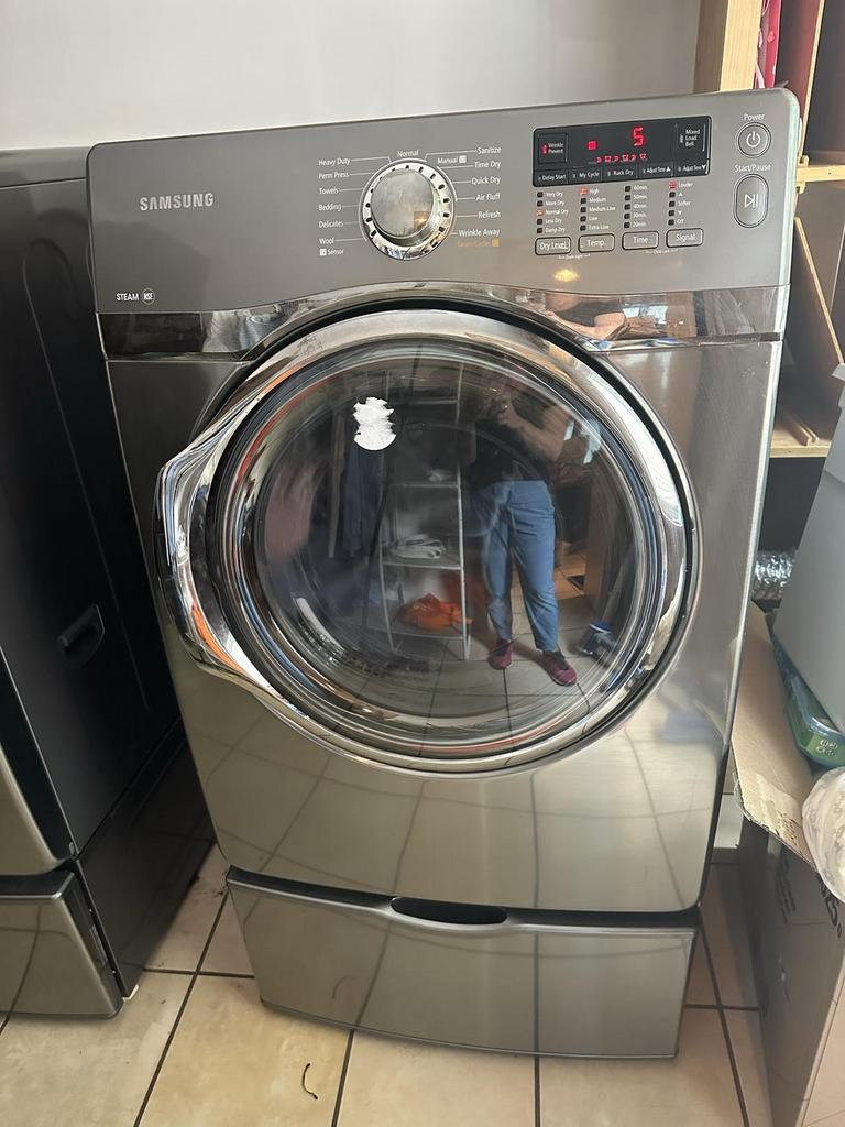Auction Ohio Samsung front loader dryer