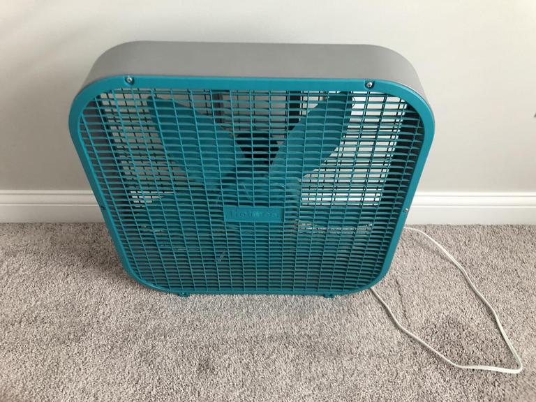 Auction Ohio Holmes Box Fan