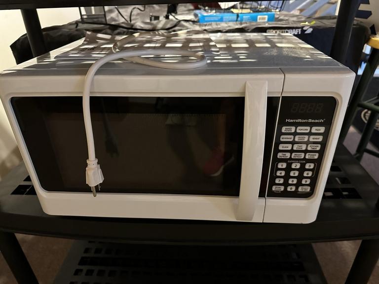 Auction Ohio Hamilton Beach microwave