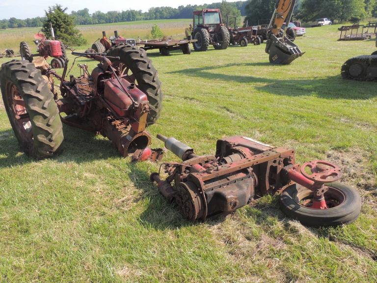 Auction Ohio International Tractor Parts