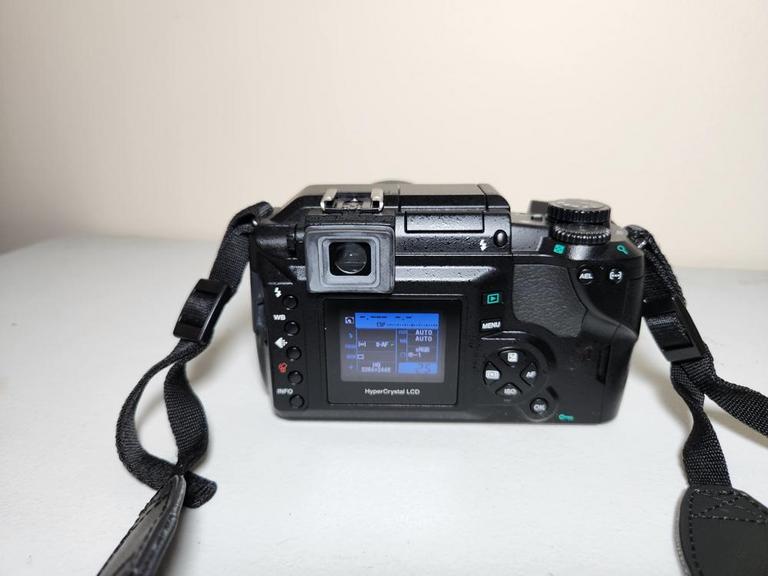 Auction Ohio OLYMPUS E300 Digital DSLR