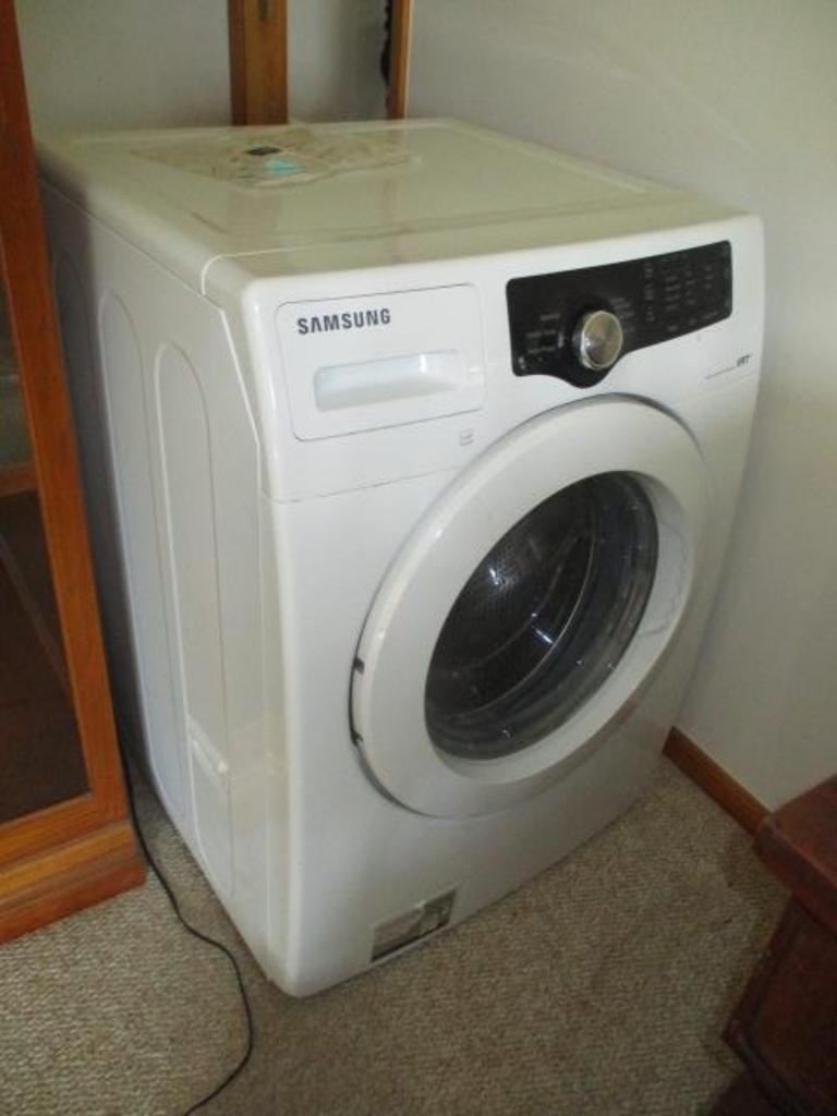 Auction Ohio Samsung VRT Front Load Washer