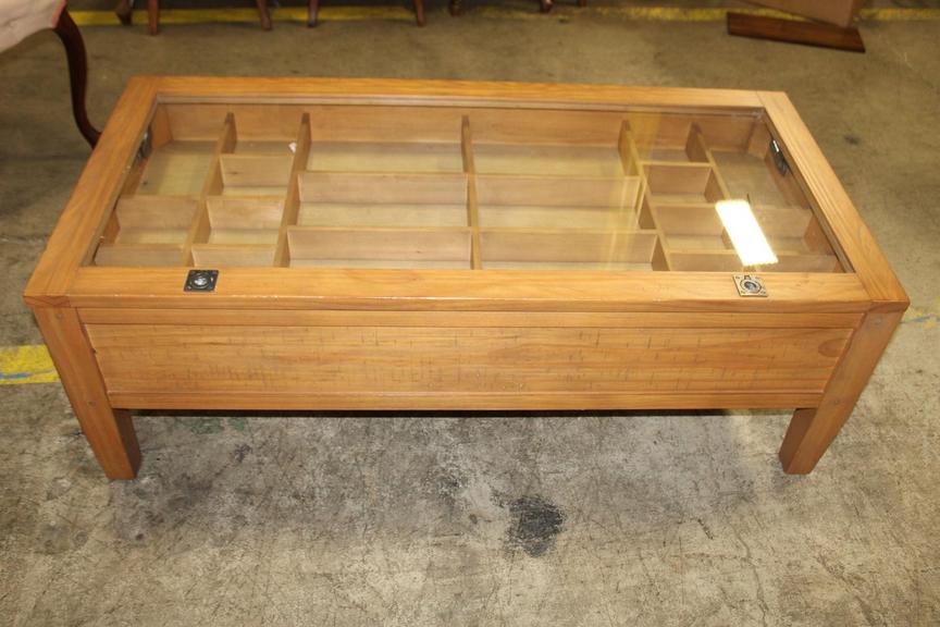 Auction Ohio Display Case Coffee Table