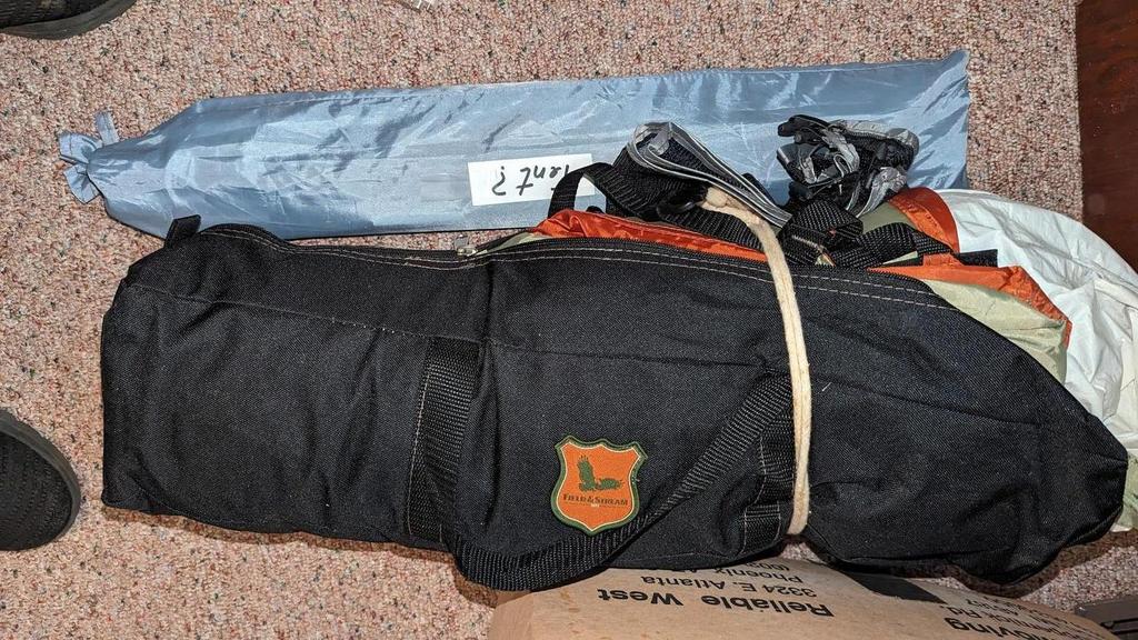 Auction Ohio Field and Stream duffle bag