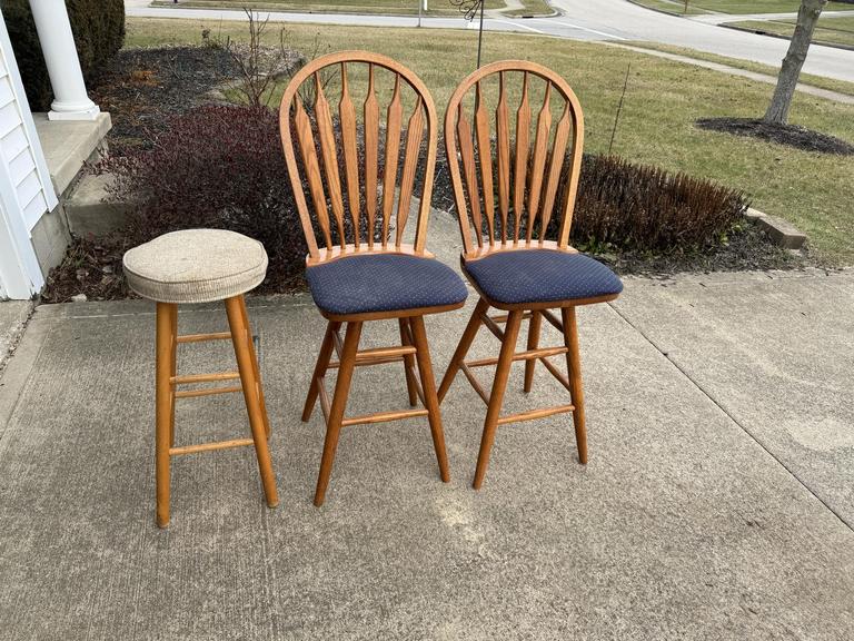 Auction Ohio Bar Stools