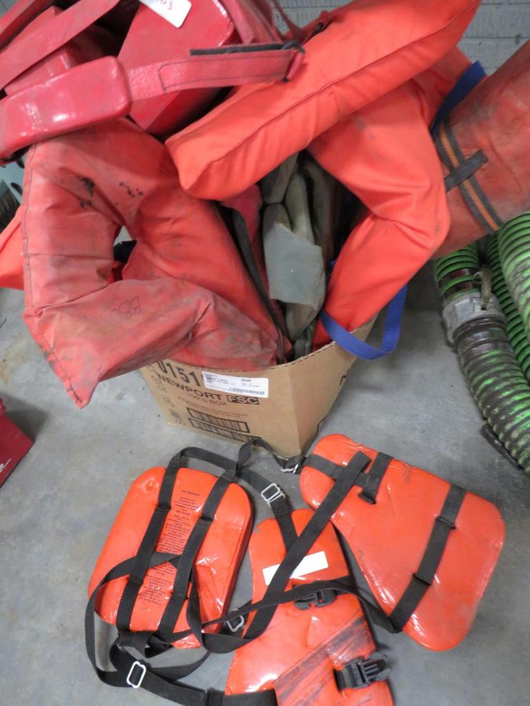 Auction Ohio Life Jackets