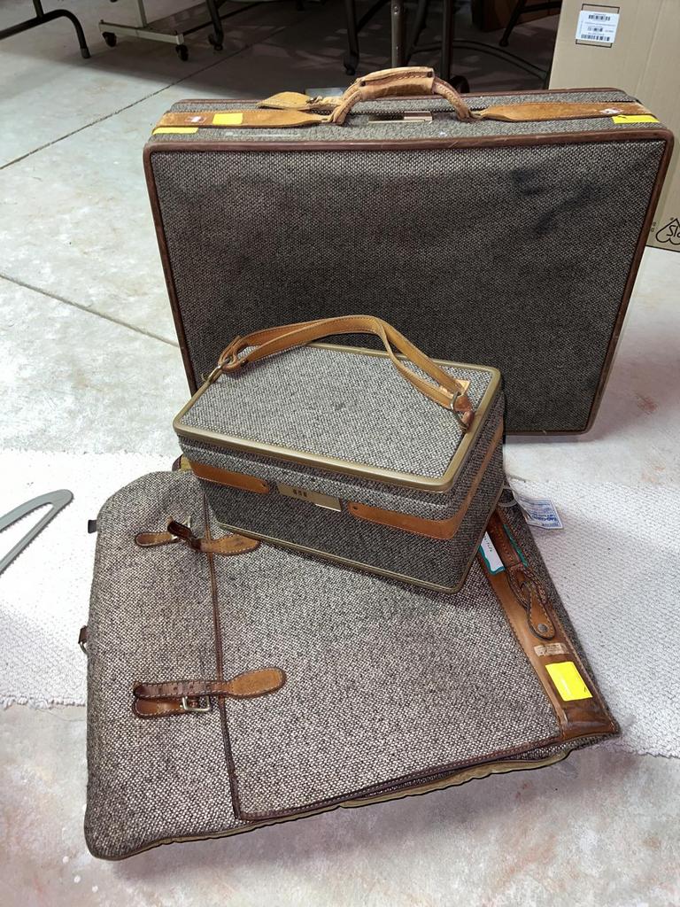 Auction Ohio Hartmann Luggage