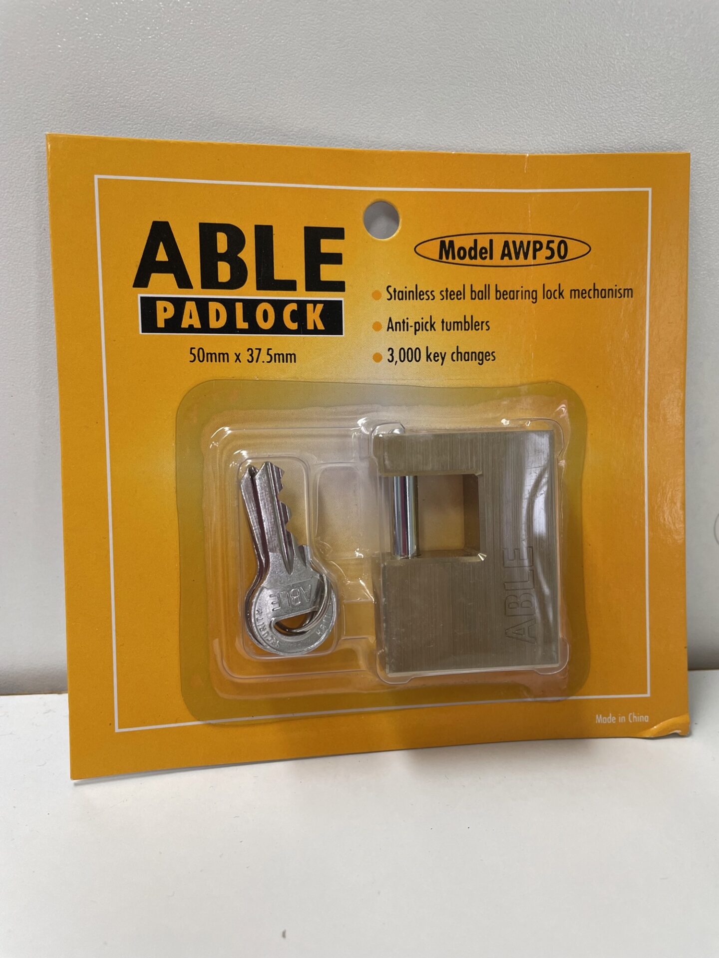 Lock Lock for dual slide units AOK Storage