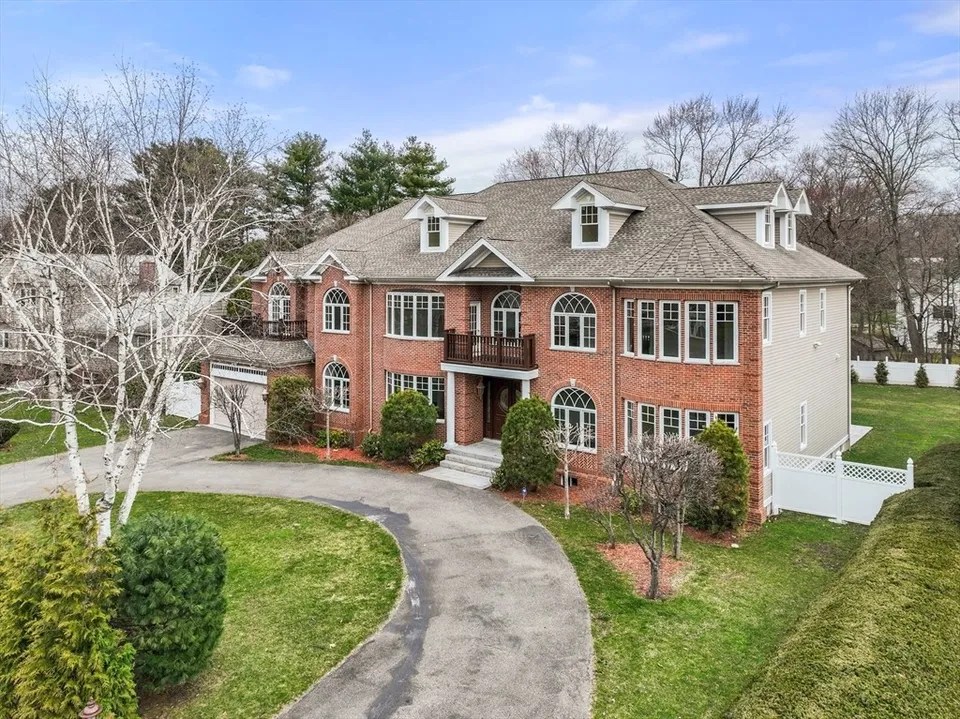 75 Woodfall Rd, Belmont, MA 02478 5,348,000