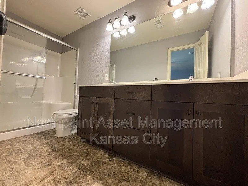 3835 NW 94th St, Kansas City, MO 64154 Home for Rent