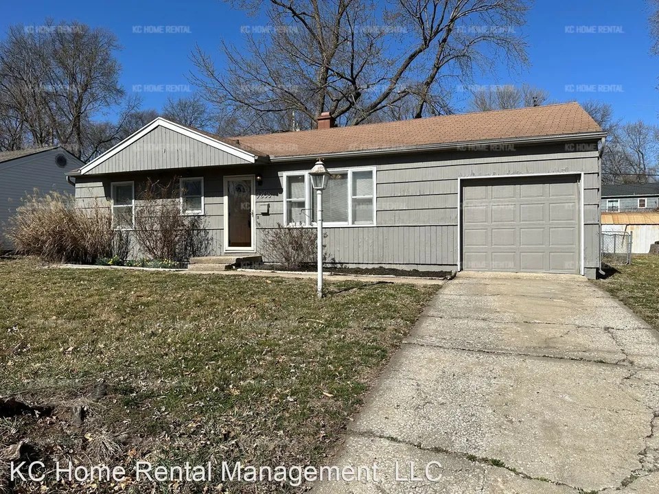 9208 Vaughn Ave, Kansas City, MO 64133