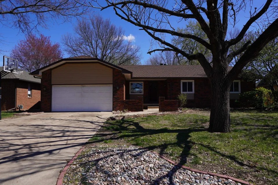 236 S Covington St, Wichita, KS 67209