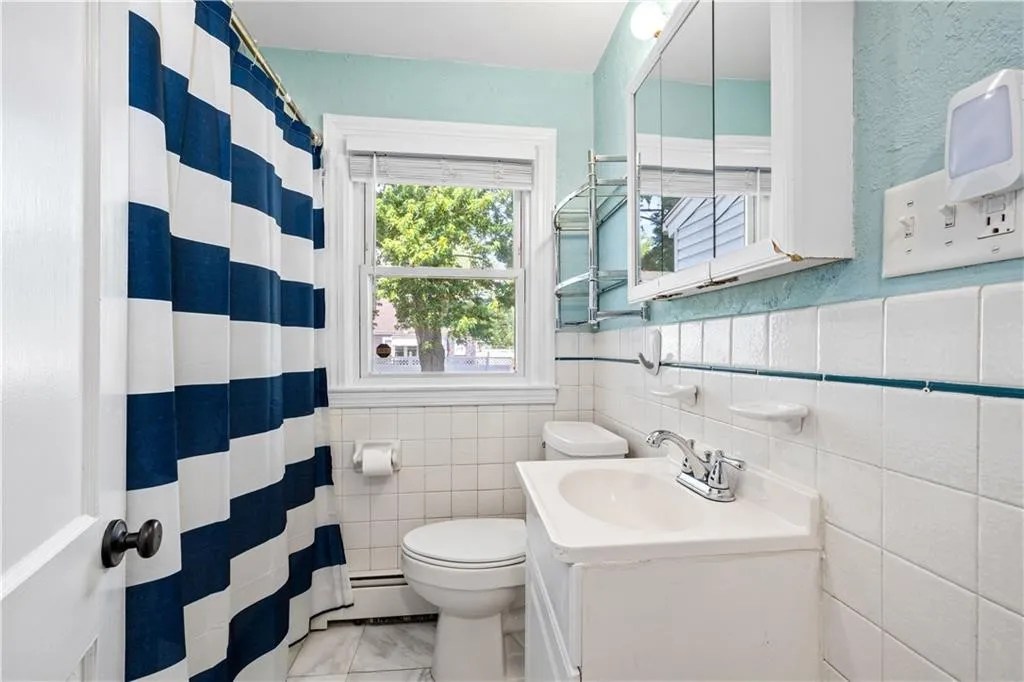 For Sale 189 Hillard Ave, Warwick, RI 02886