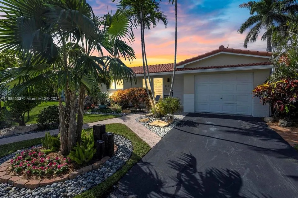 Dania Beach, FL 33004 788,000