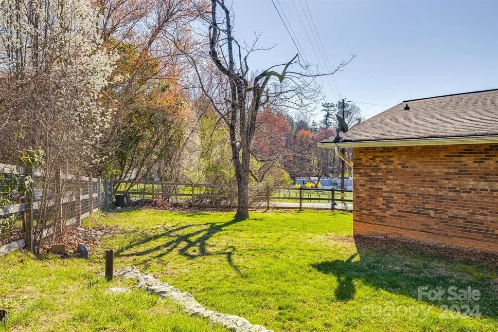 187 Sheehan Rd, Fletcher, NC 28732