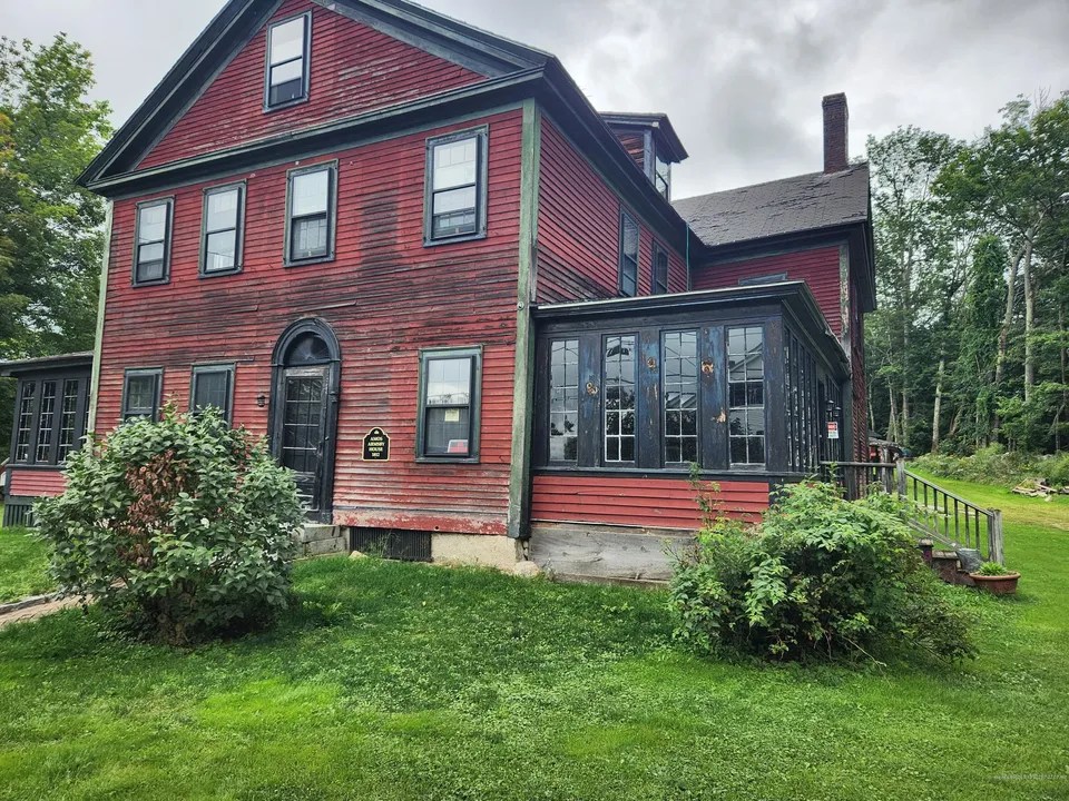 543 Paris Hill Rd, Paris, ME 04281