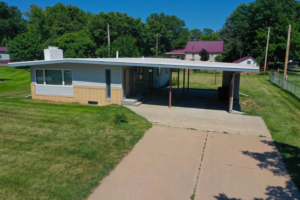 For Sale 404 N 4th Ave, Kenesaw, NE 68956