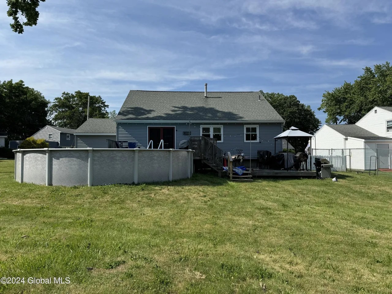 40 Duncan Dr, Latham, NY 12110 340,000