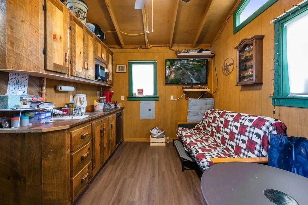 255 Golf Course Rd, Copperhill, TN 37317