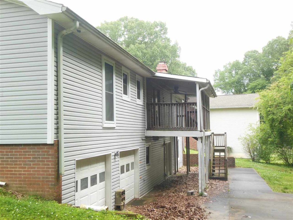 16 Hundley Ave, Jackson, TN 38301