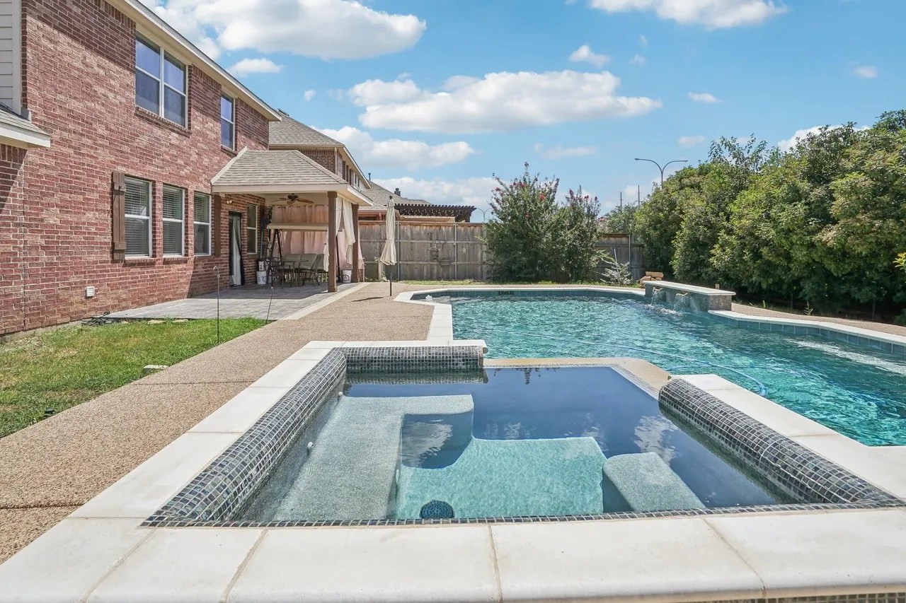 For Sale 15461 Landing Creek Ln, Fort Worth, TX 76262