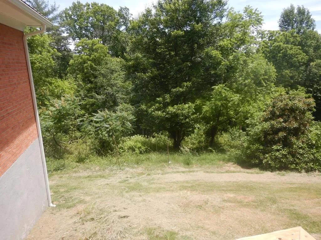 For Sale 403 Hilltown Rd, Fries, VA 24330