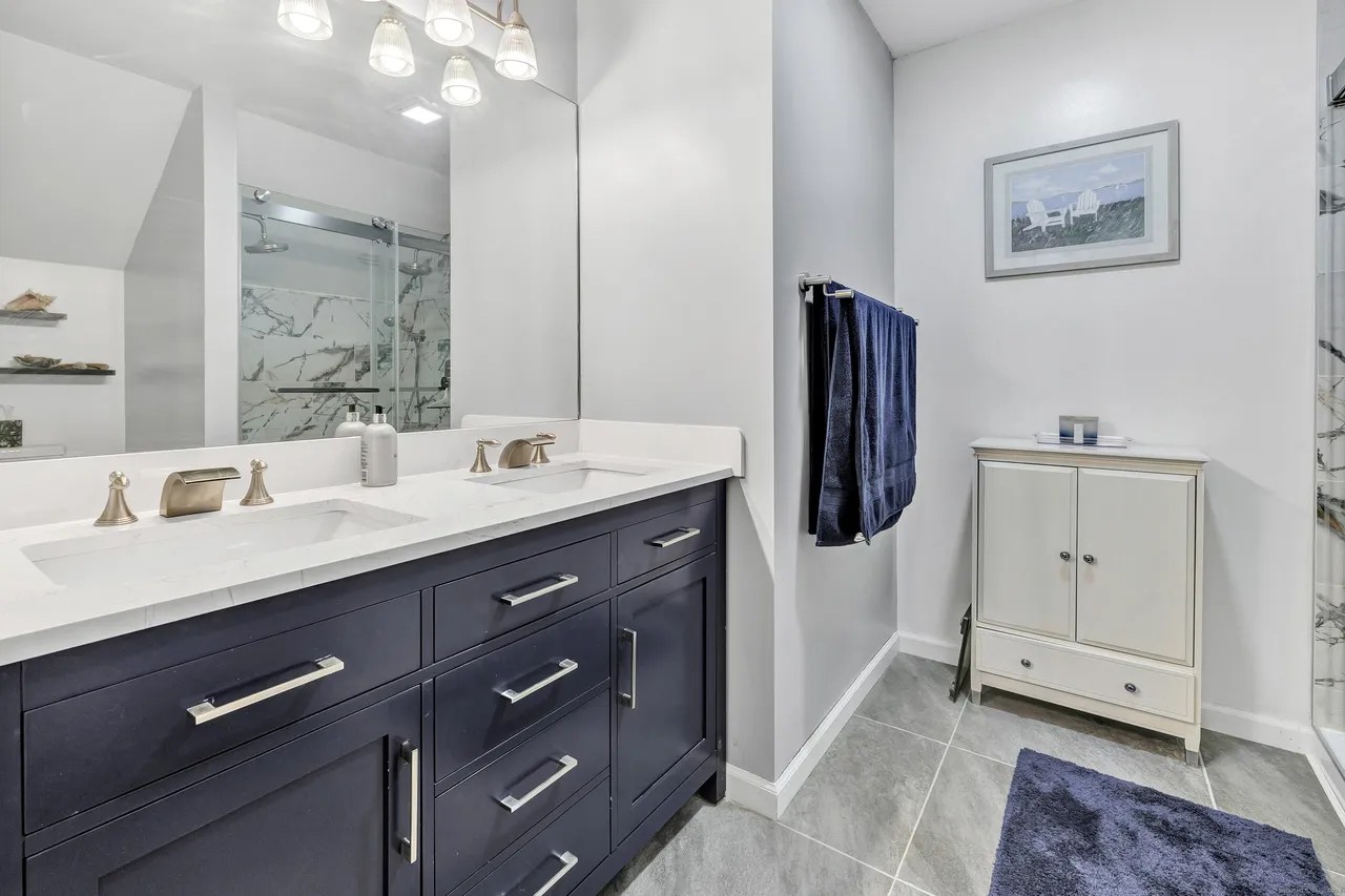 1 Meadow Lake Dr Unit 1, Shelton, CT 06484