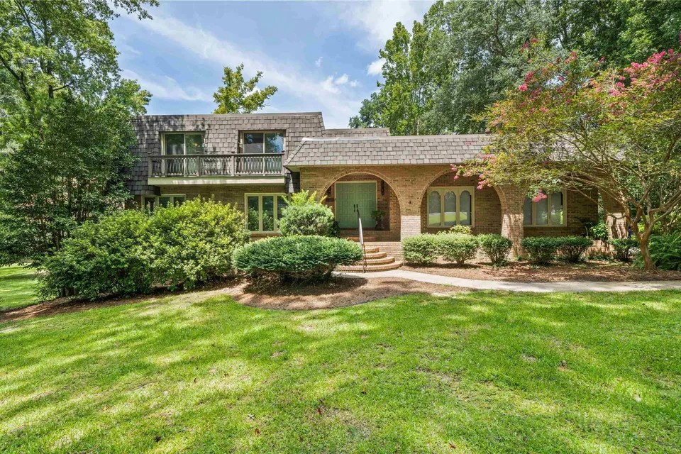 736 Laurel Dr, Sandersville, GA 31082