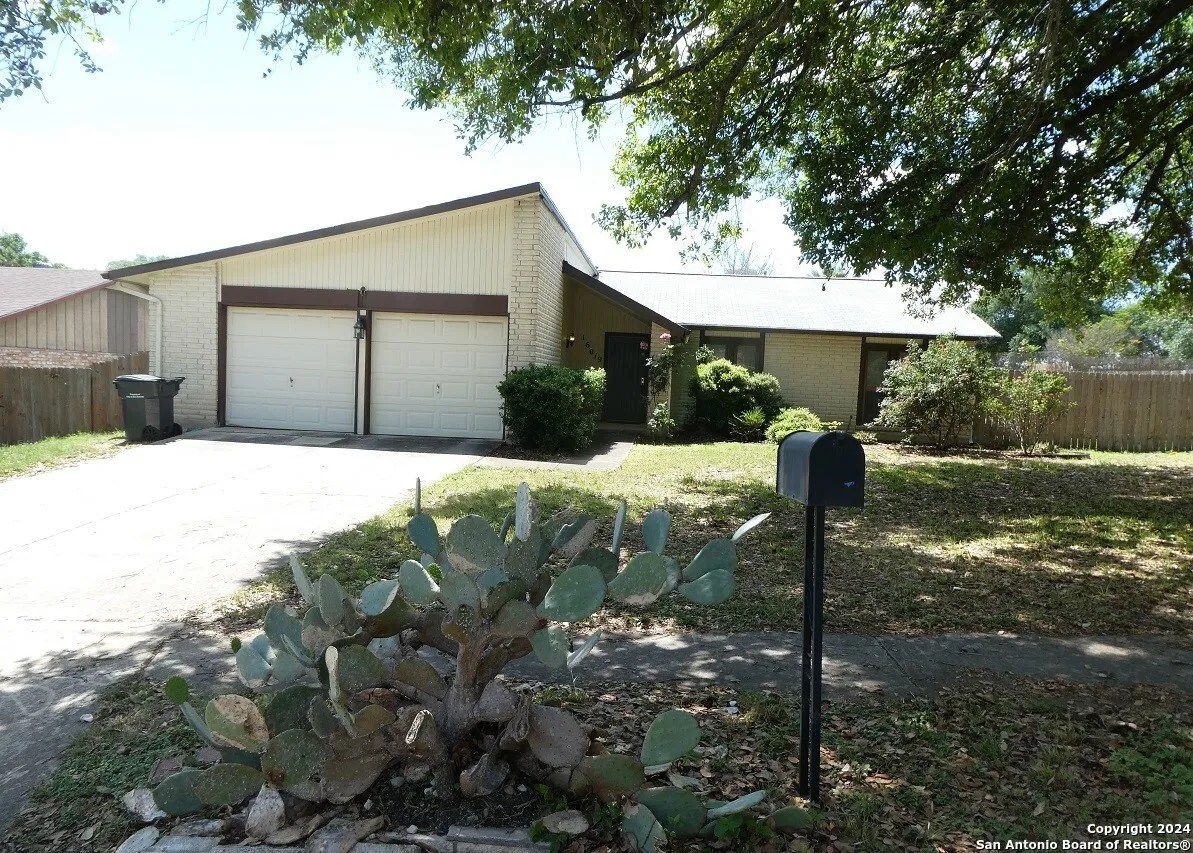 For Sale 16019 Cross Country St, San Antonio, TX 78247