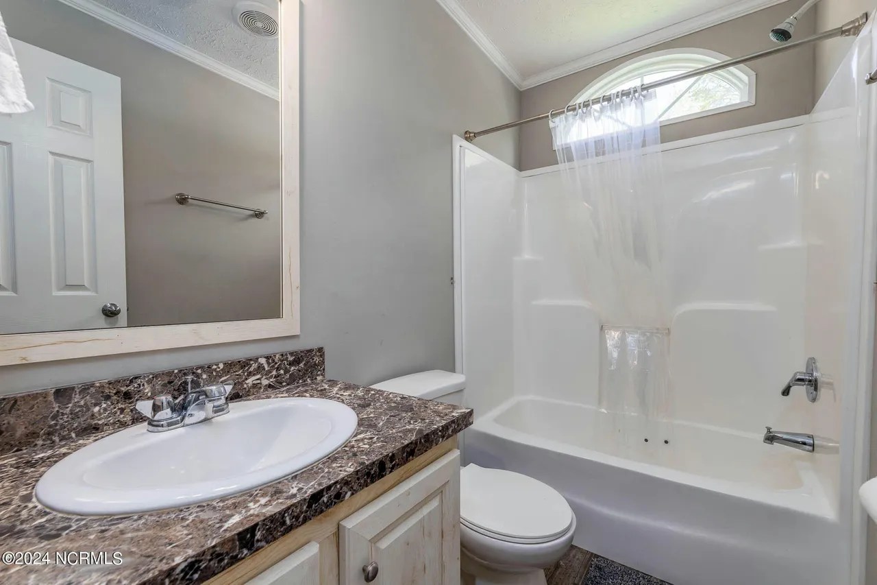 705 Lake Rd, Newport, NC 28570