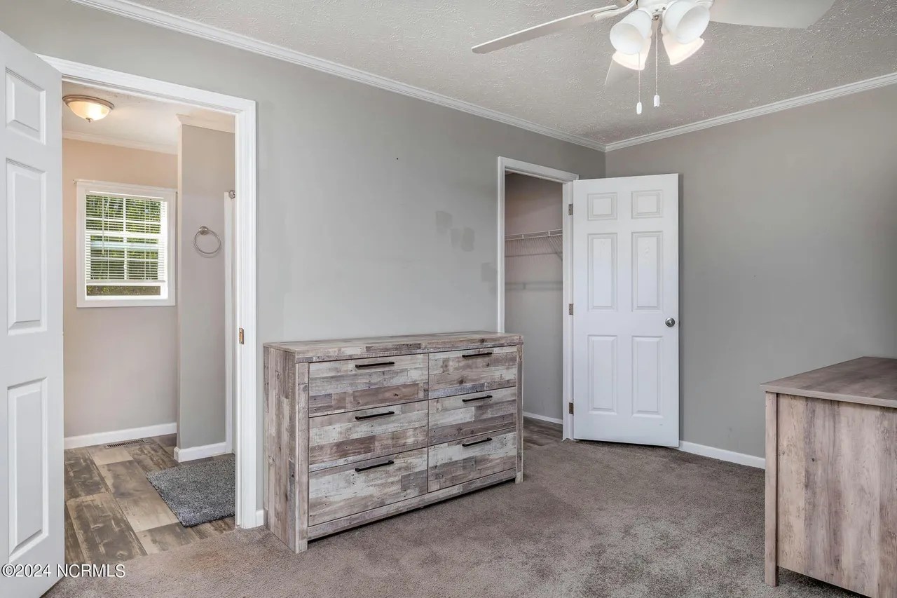 705 Lake Rd, Newport, NC 28570