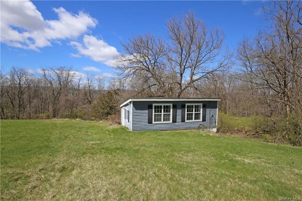 425 Sheafe Rd, Wappingers Falls, NY 12590