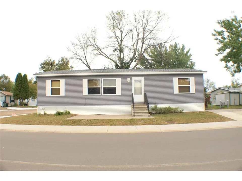 10301 Fillmore Pl NE, Blaine, MN 55434 139,900