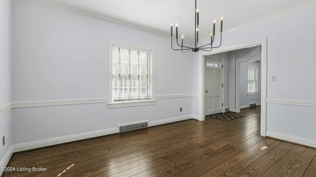 4021 Napanee Rd, Louisville, KY 40207