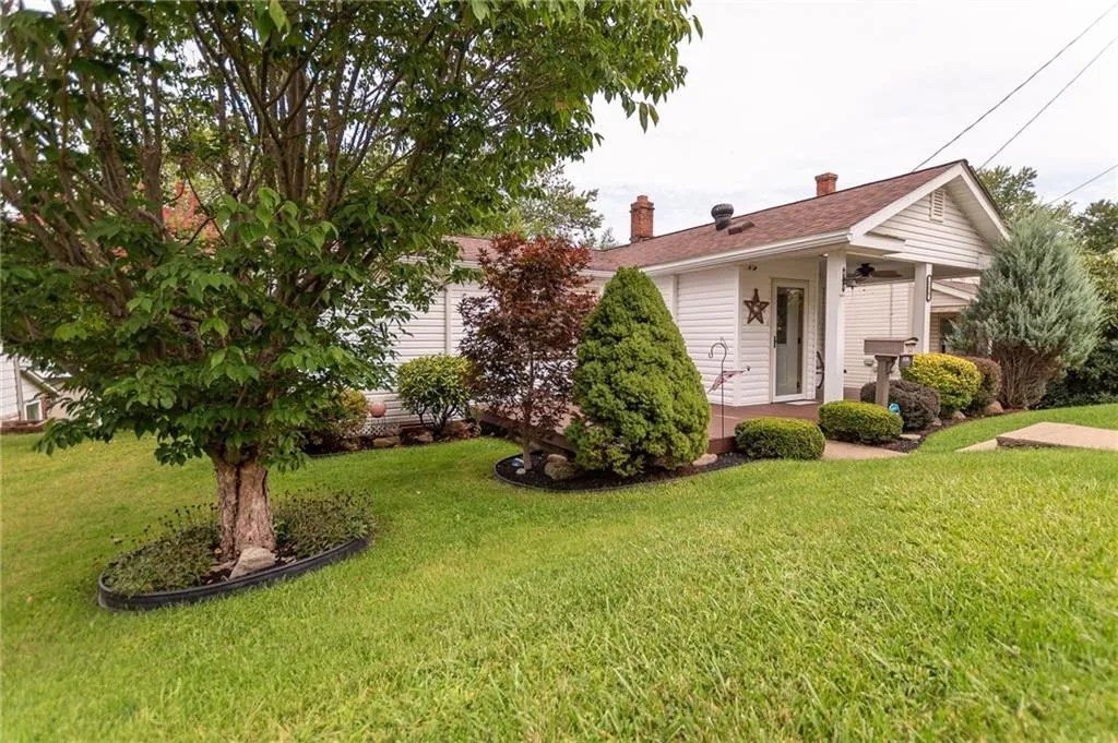 For Sale 536 Oak St, Sharpsville, PA 16150