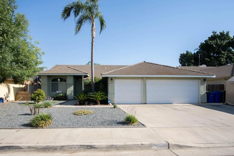 1717 W River Ave, Porterville, CA 93257 345,000