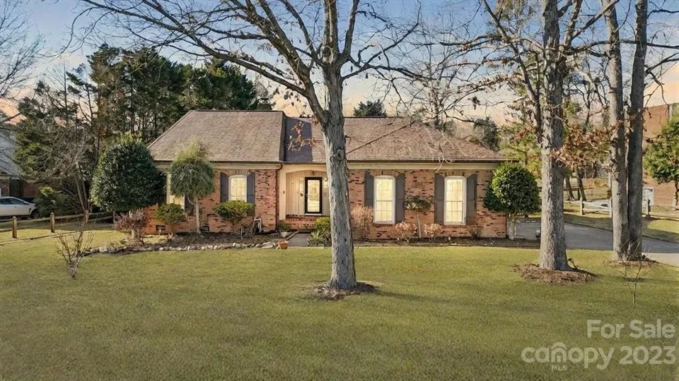 4043 Keble Dr, Charlotte, NC 28269