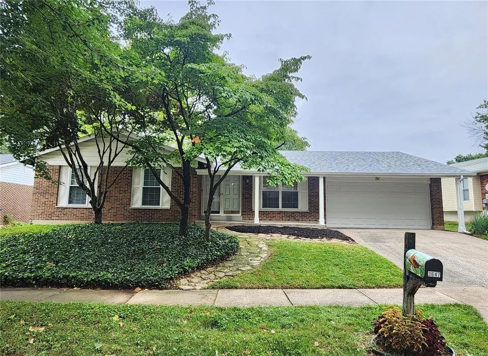 3647 Argonne Forest Dr, Florissant, MO 63034 200,000