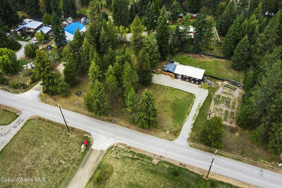 2175 Roosevelt Rd, Moyie Springs, ID 83845