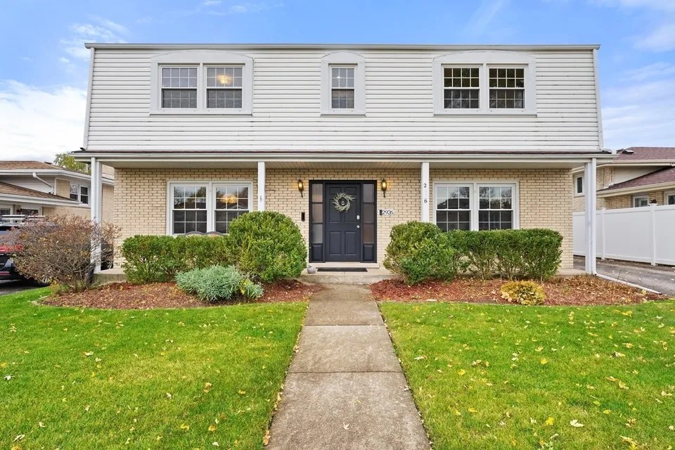 2926 Downing Ave, Westchester, IL 60154