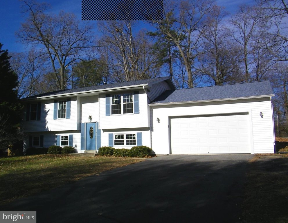 605 White Sands Dr, Lusby, MD 20657