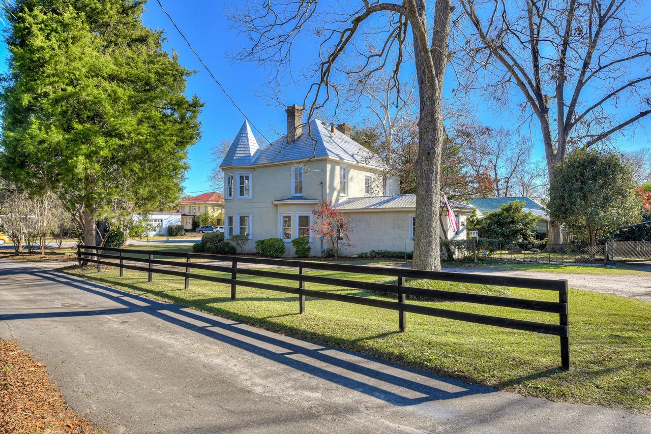 9433 Marlboro Ave, Barnwell, SC 29812