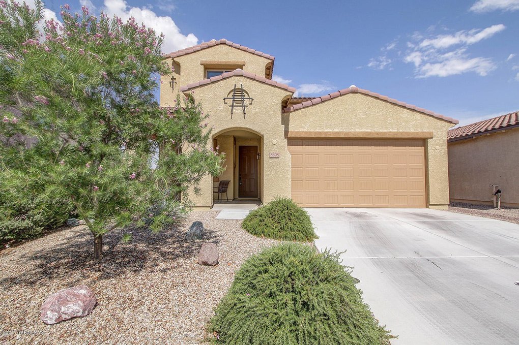 8608 N Western Juniper Ter, Tucson, AZ 85743 Home for Rent